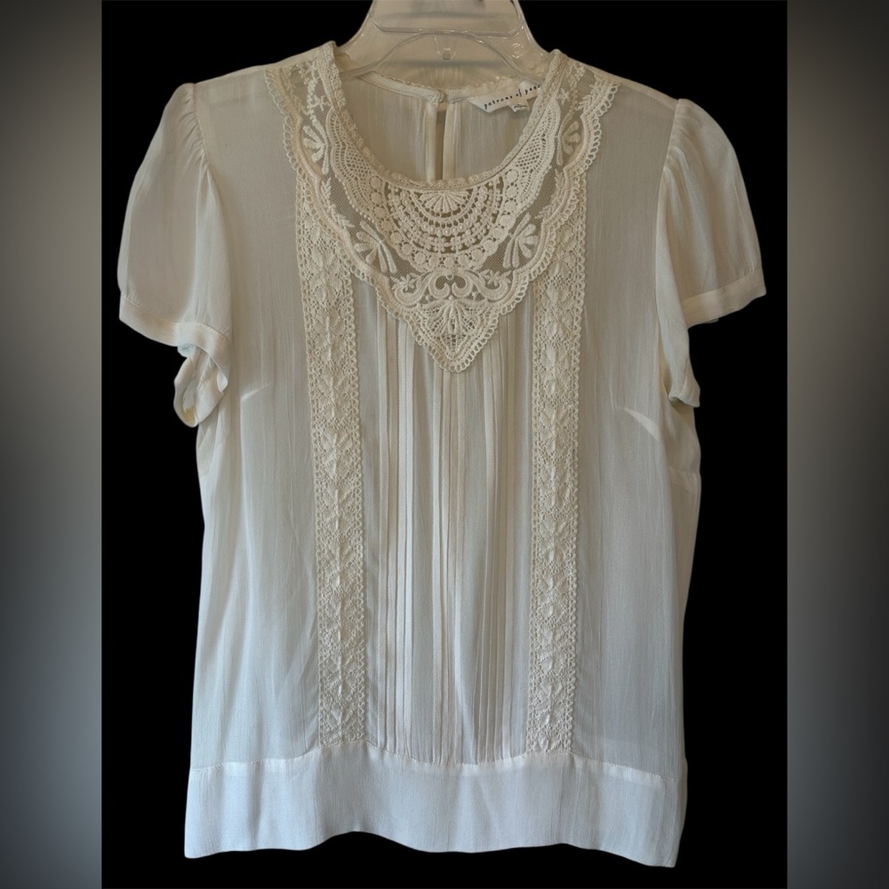 Patrons of Peace Cream Blouse (short sleeve) - size Large